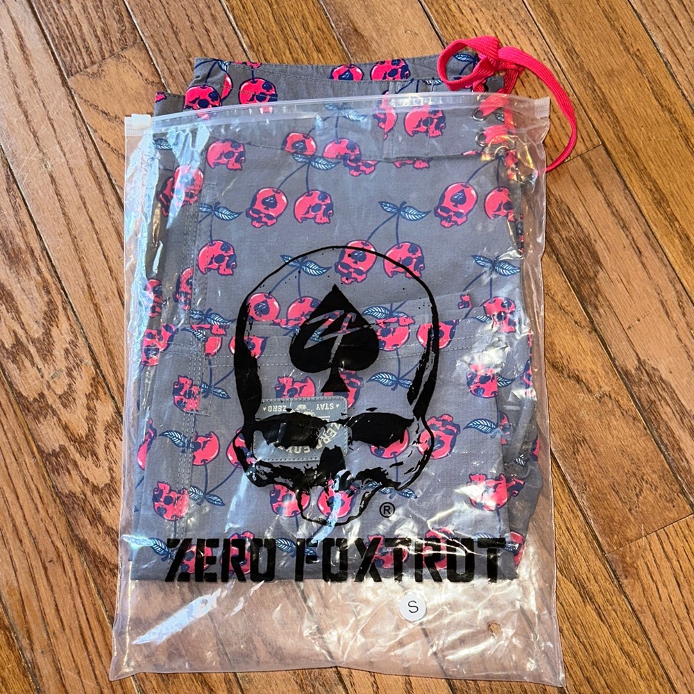 New Zero Foxtrot Gray and Pink Skull Board Shorts